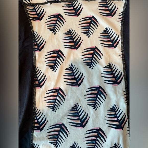 Patagonia Swim Rashguard Small NWOT - Picture 12 of 12